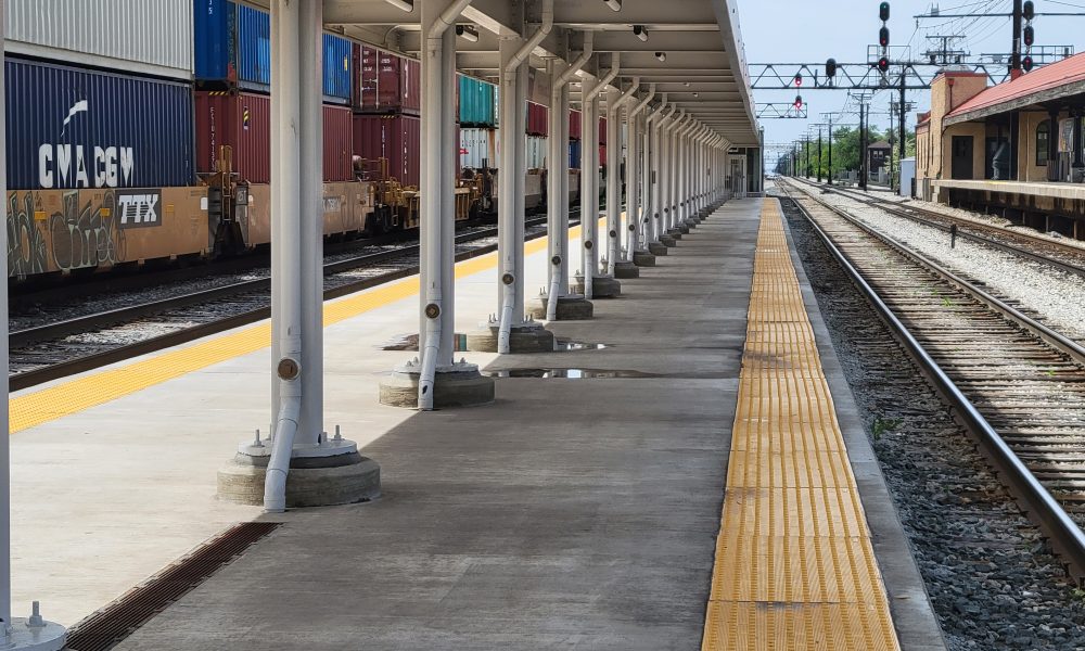 The new Amtrak boarding platform, at 1,000 feet long, is about 50% longer than the old platform and includes a new heated shelter. (EC)