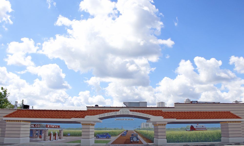 "Historic Dixie Highway," at 18155 Dixie Highway, was one of the murals people on the tour said they hadn't noticed before. (Eric Crump/H-F Chronicle)