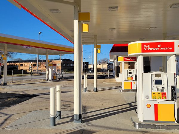 A new Shell gas station on the northeast corner of Harwood Avenue and 183rd Street is close to opening. This photo was taken on Dec. 3. (Eric Crump/H-F Chronicle)