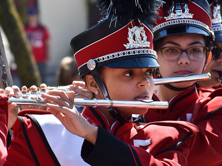 H-F High marching band musicians perform during Flossmoor Fest 2017. (Mary Compton/H-F Chronicle)