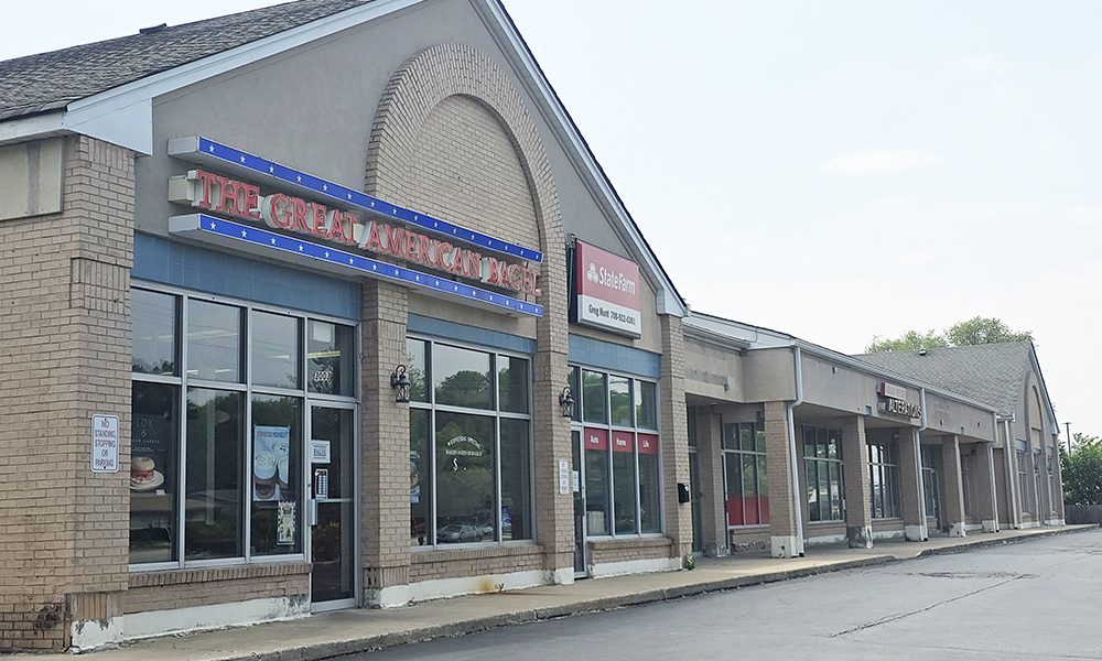 Park West Plaza, which has been only partially occupied for years, will undergo redevelopment after the Homewood board approved a purchase agreement on July 8. (Eric Crump/H-F Chronicle)