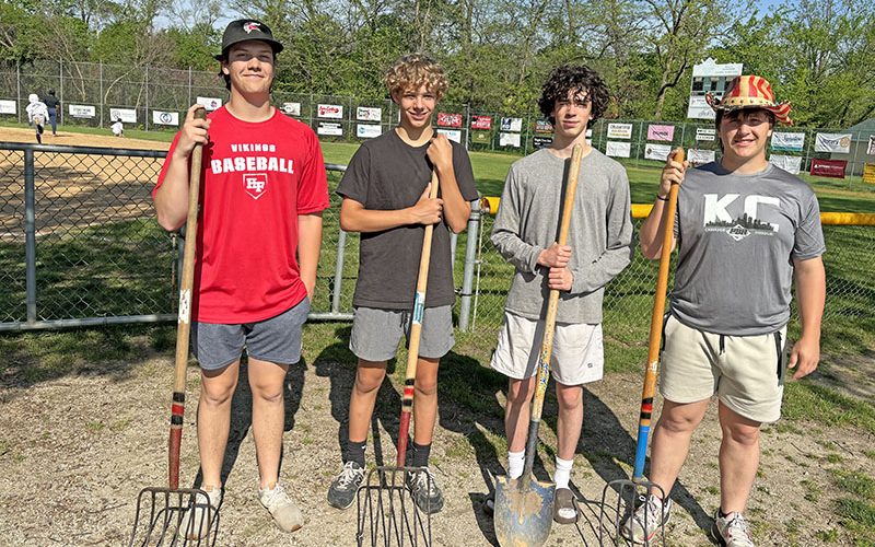 Park Pride volunteers representing Flossmoor Baseball are, from left, Cormac Saunders, Tommy Sullivan, Daniel Schwartz and Cameron Williams. (Marilyn Thomas/H-F Chronicle)