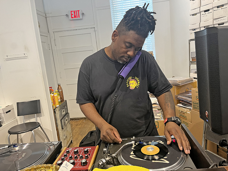 DJ Sean Doe (Nick Ulanowski/H-F Chronicle)