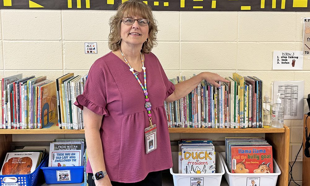 Margaret Nellis has served as Willow School's librarian for more than 15 years. She retires with 25 years of service in District 153. (Marilyn Thomas/H-F Chronicle)
