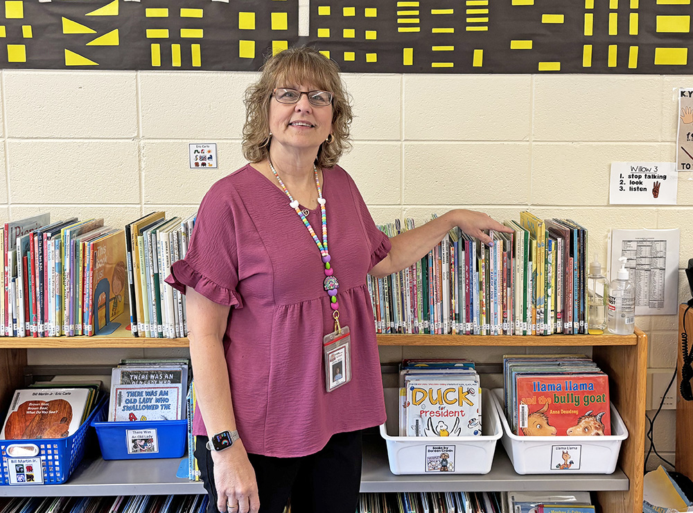 Margaret Nellis has served as Willow School's librarian for more than 15 years. She retires with 25 years of service in District 153. (Marilyn Thomas/H-F Chronicle)