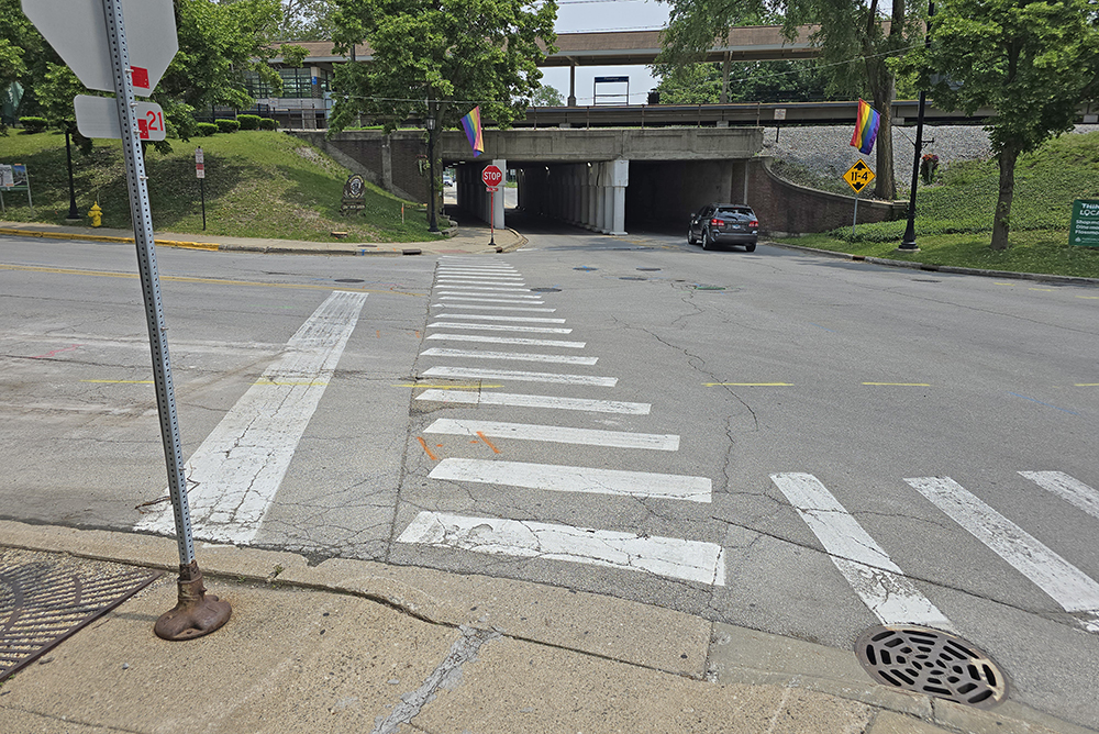 The crosswalk on the north side of Sterling Road at Flossmoor Road will be shortened when the streetscape project is finished. A curb extension on the northwest corner will narrow the traffic lanes. (Eric Crump/H-F Chronicle)