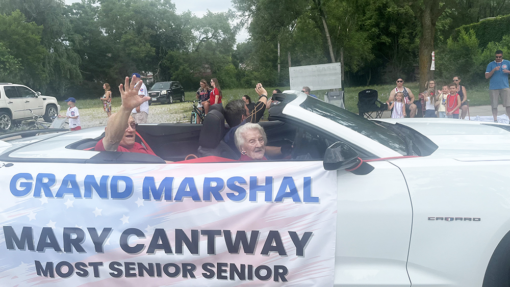 Homewood’s oldest resident, 110-year-old Mary Cantway, serves as grand marshal at Homewood’s 4th of July parade. (Nick Ulanowski / H-F Chronicle)