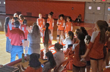 Homewood-Flossmoor volleyball got back on track with a win over St. Laurence. (David P. Funk/H-F Chronicle)