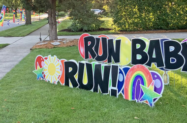 As Hidden Gem runners near 10 miles, they need all the encouragement they can get, and Flossmoor Park neighbors provided it. (Randall Weissman/H-F Chronicle)