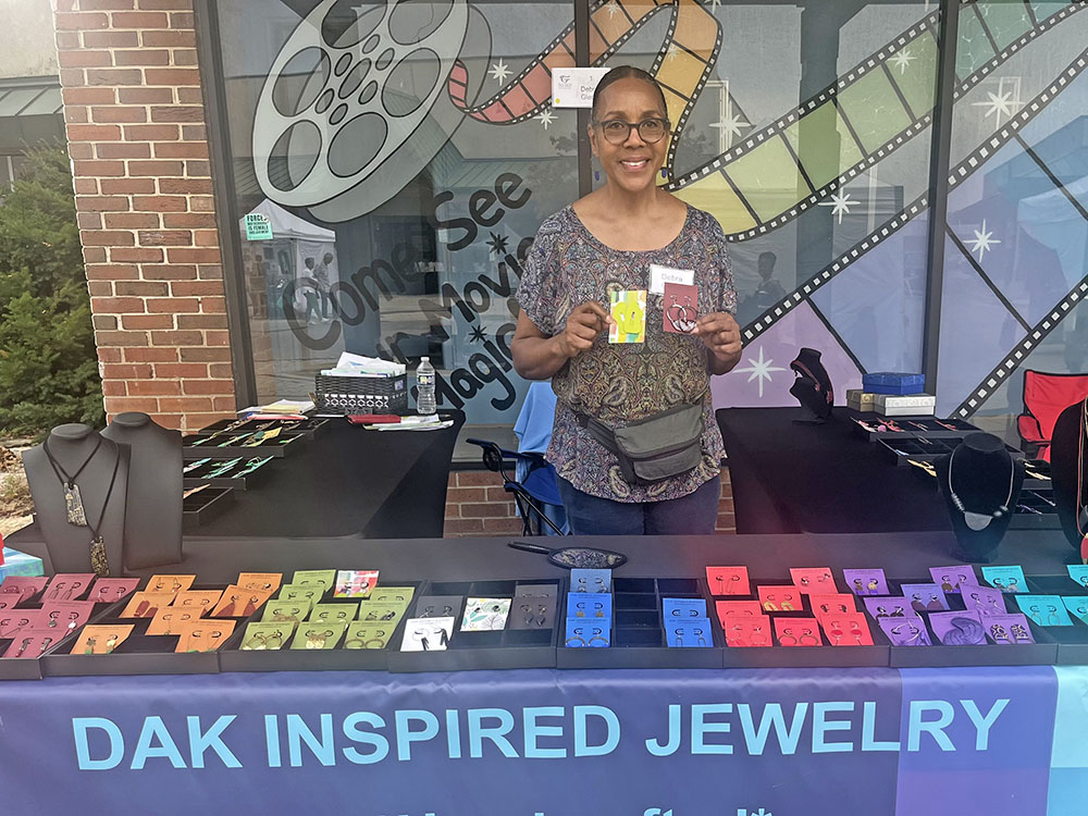 Jewelry crafter Debra Glenn at the Park Forest Art Fair. (Nick Ulanowski / H-F Chronicle)