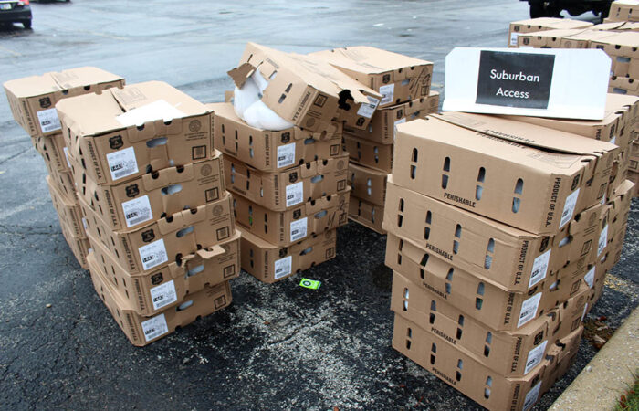 Suburban Access delivers 1,000 Thanksgiving meals amid rising need#1_web