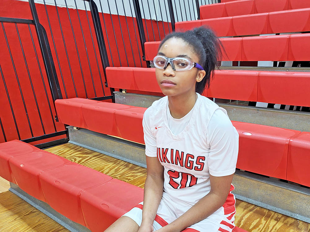 Homewood-Flossmoor sophomore point guard Katelyn Jones "drives the car" for coach Tony Smith and the Vikings. (David P. Funk/H-F Chronicle)