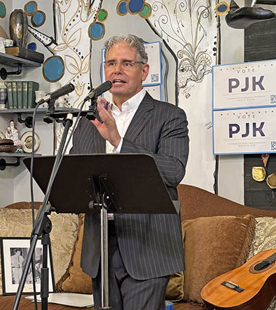 Patrick Keating of Flossmoor announces his candidacy for the 2nd Congressional District seat in the March 17 primary. (Marilyn Thomas/H-F Chronicle)