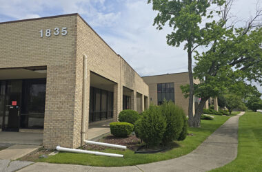 Flossmoor trustees approved a measure May 4 to acquire parcels that are part of the office complex at 1835 Dixie Highway. The village plans to convey the property to a new LLC that will try to redevelop the site. (Eric Crump/H-F Chronicle)