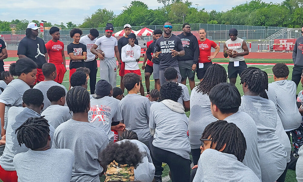 Dallas Cowboy Ryan Flournoy told kids at his camp that if the goal is 10, the way to get there isn't always five plus five. (David P. Funk/H-F Chronicle)