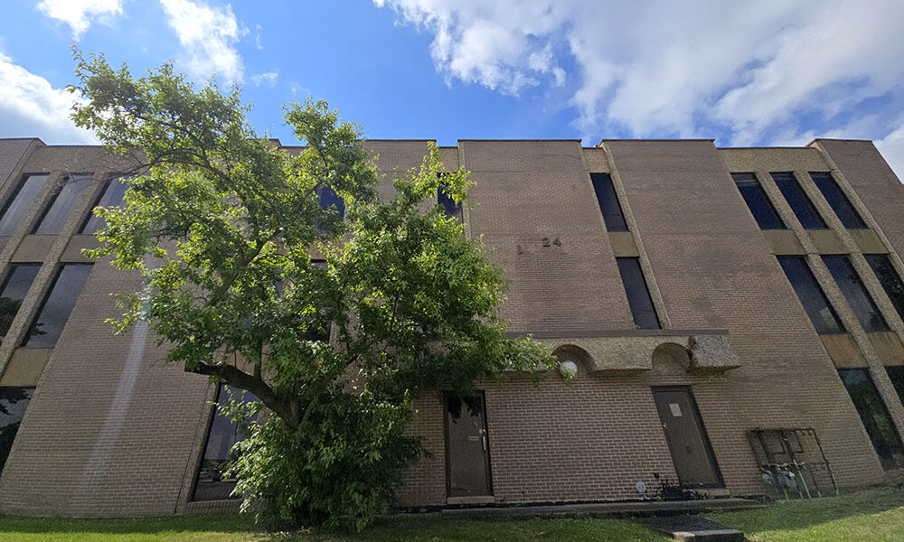 Homewood has initiated the process of purchasing 17924 Halsted St., the building immediately south of PetSmart, from the Cook County Land Bank. Village officials hope to find a developer to restore or replace the structure. (Eric Crump/H-F Chronicle)