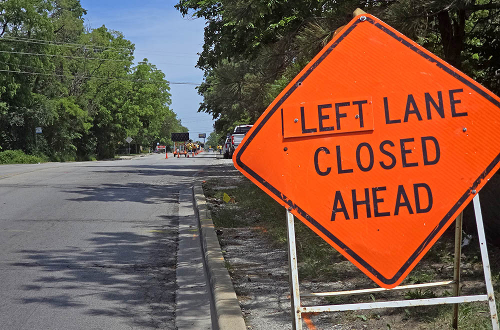 Lane closures in place Wednesday, June 3, as crews conduct preliminary work for the Dixie Highway viaduct project. (Eric Crump/H-F Chronicle)