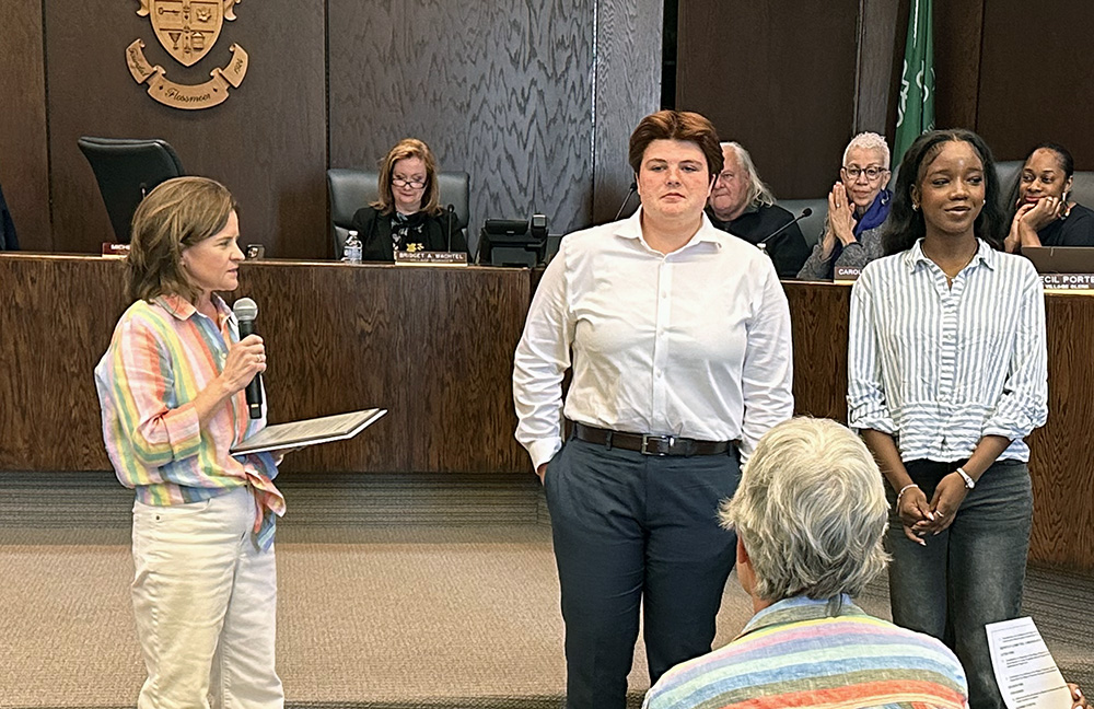 Mayor Michelle Nelson recognizes Annie Ford and Amariyah Raickett, recent high school graduates who each received $1,000 fellowships from the Lighthouse LGBTQ Foundation. (Jon Bannister/H-F Chronicle)