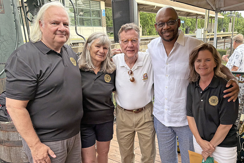 Flossmoor Station celebrates its 30th anniversary